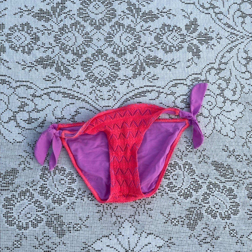 Women’s pink and purple bikini bottoms hula honey size medium